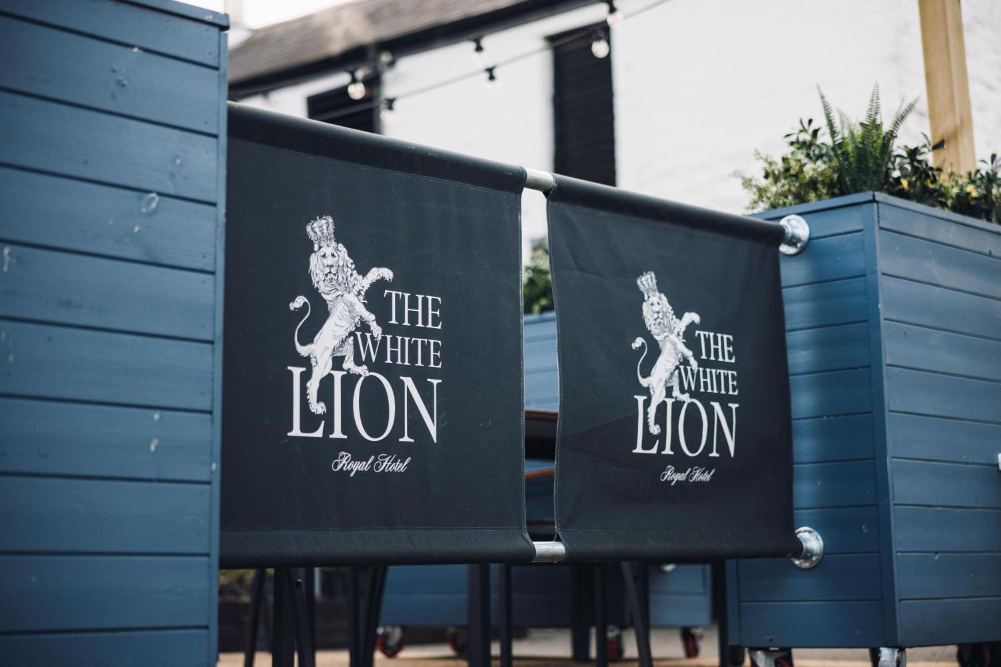 White Lion Royal Hotel 발라 외부 사진