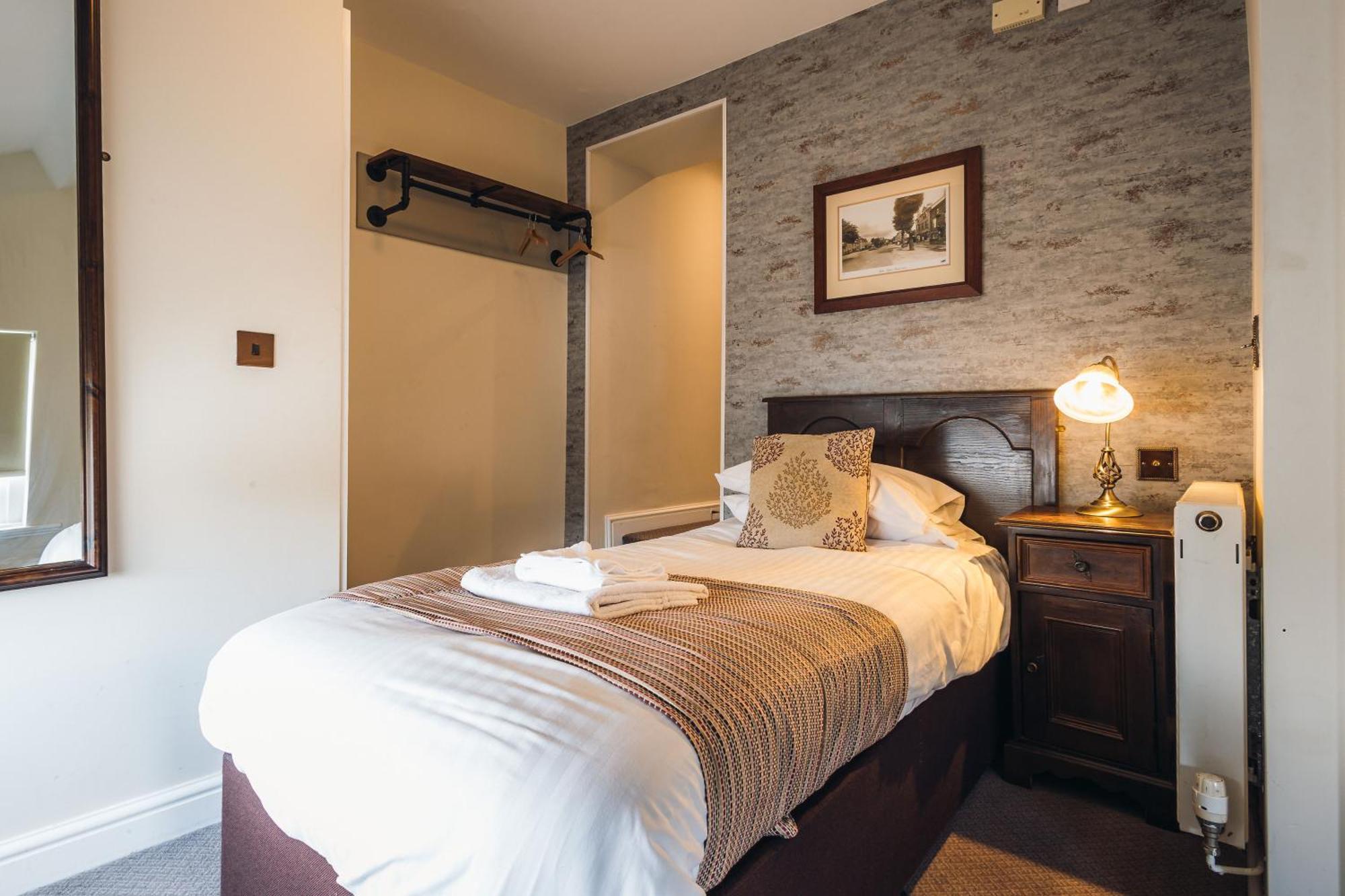 White Lion Royal Hotel 발라 외부 사진