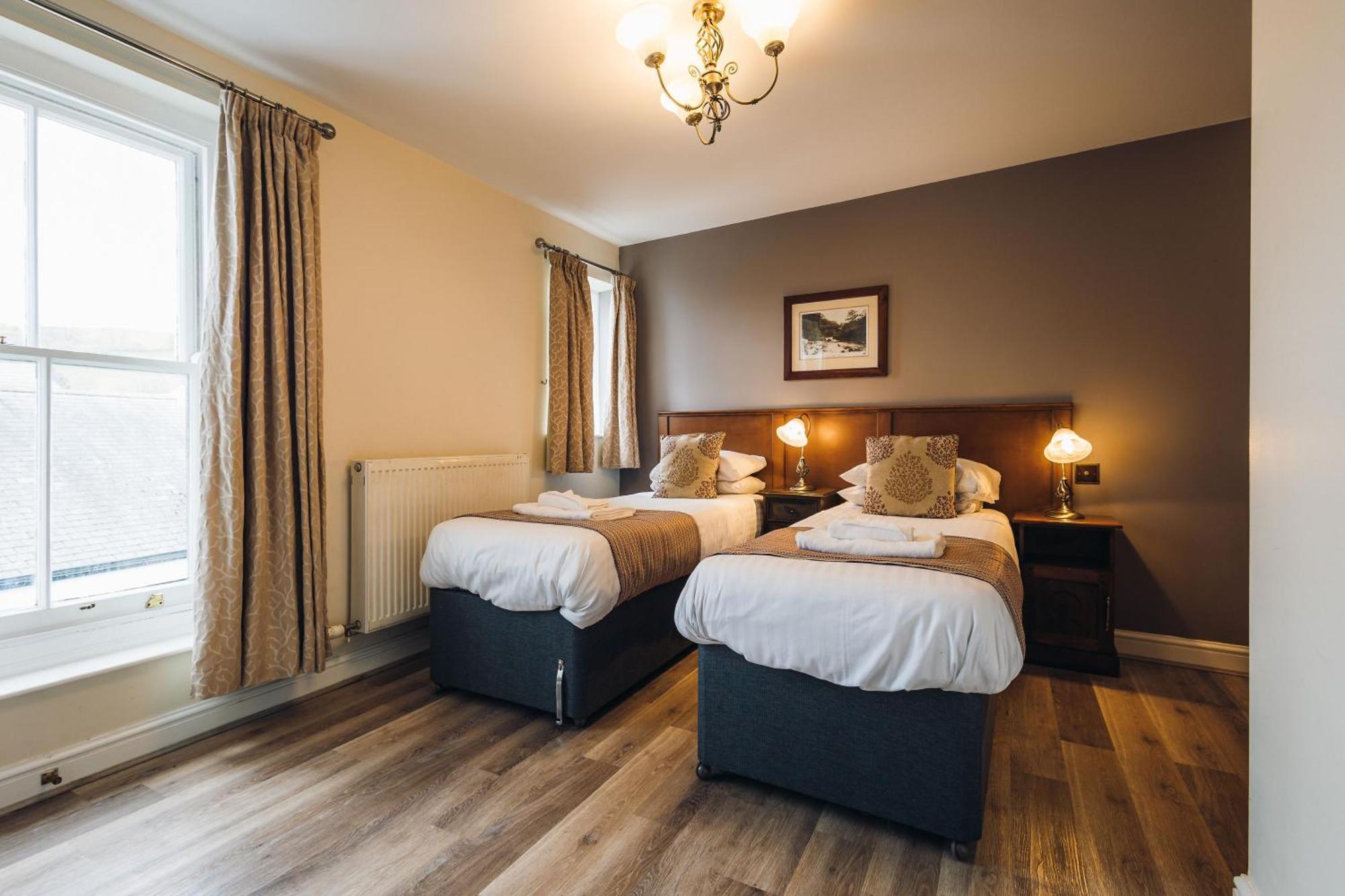 White Lion Royal Hotel 발라 외부 사진