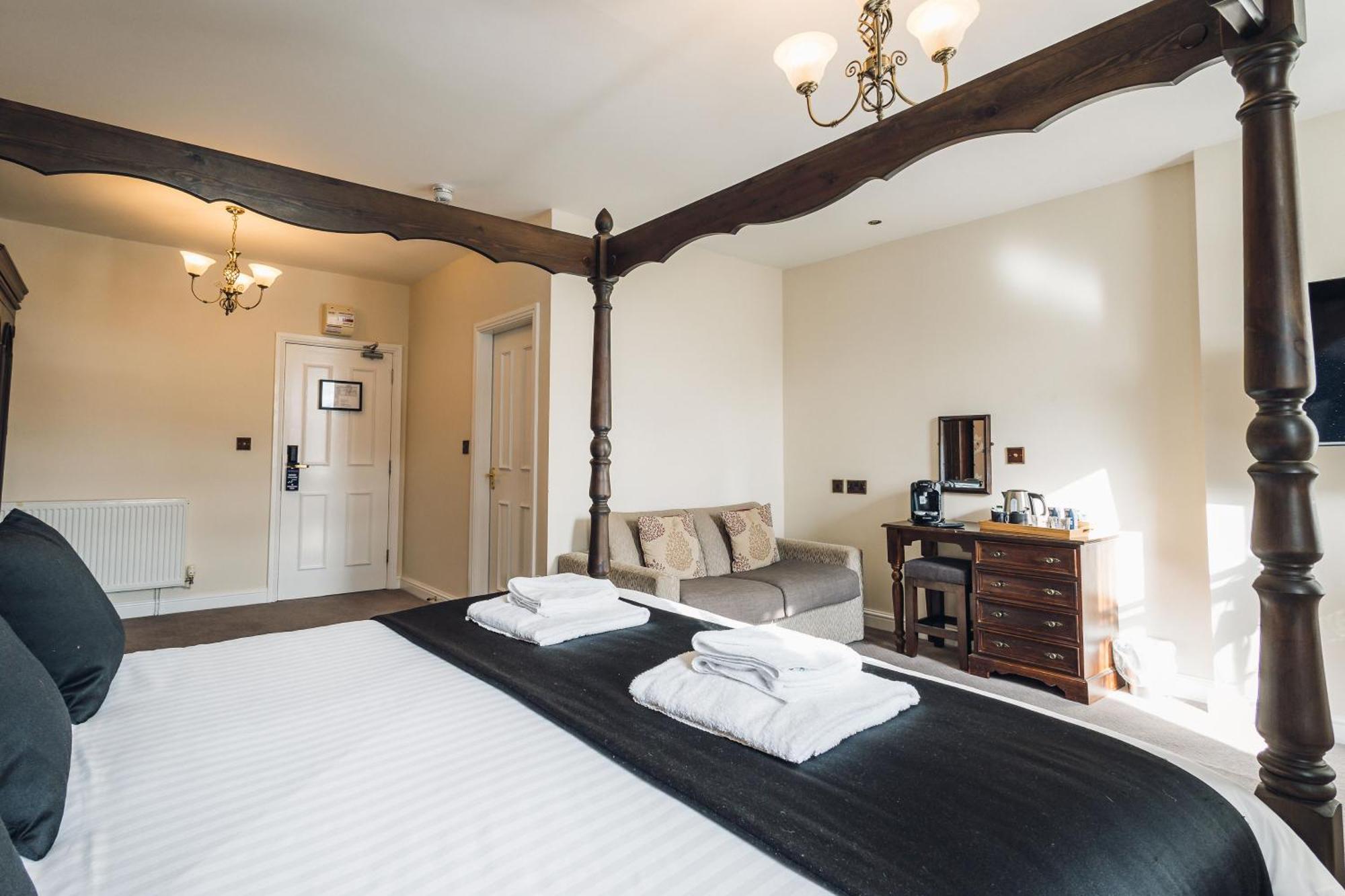 White Lion Royal Hotel 발라 외부 사진